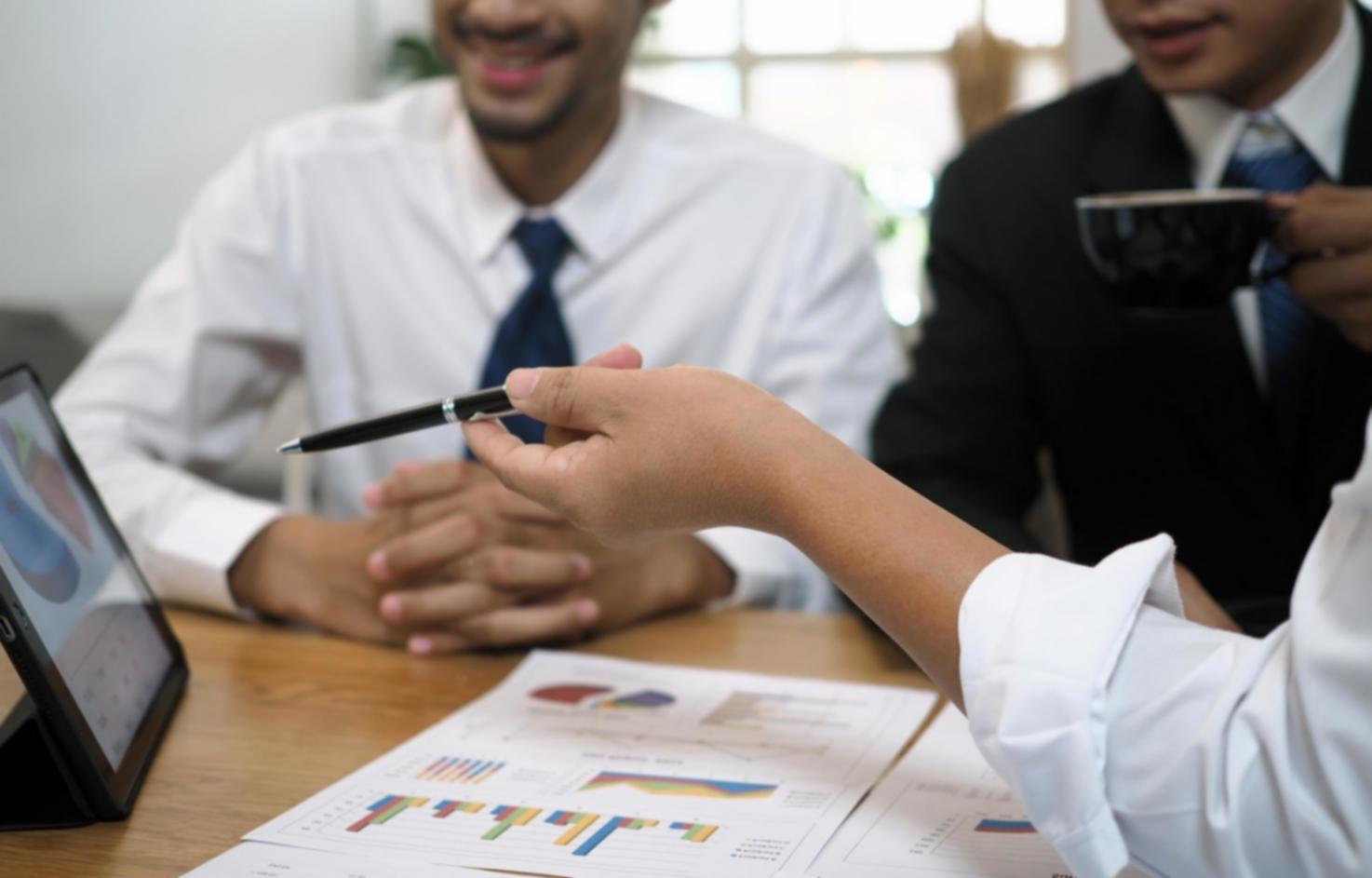 Professionelle Finanzanalyse mit modernen Datenvisualisierungen